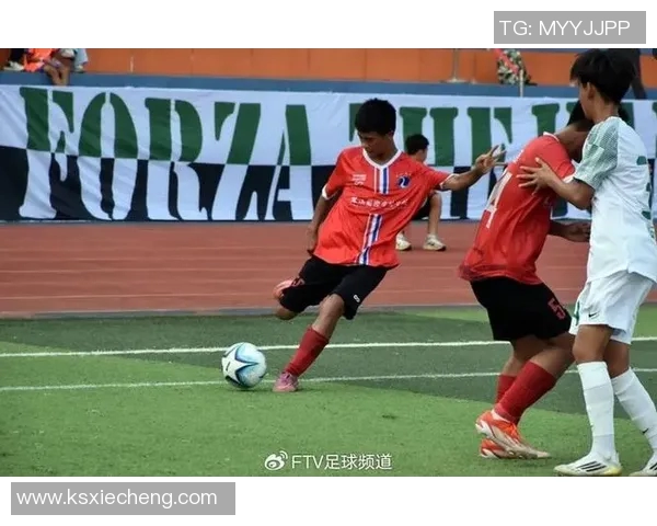 开封业余足球球星崛起 他们的奋斗与梦想在绿茵场上闪耀