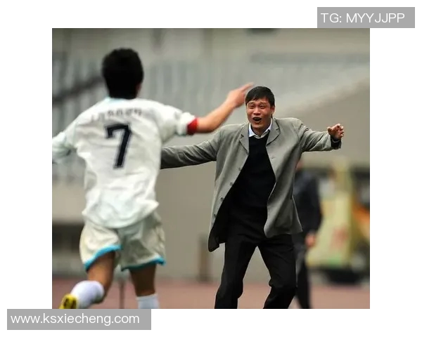 范大将军带领荷兰足球再创辉煌 他的传奇故事和赛场表现引人注目 范大将军带领荷兰足球再创辉煌 他的传奇故事和赛场表现引人注目